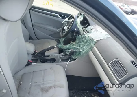 2018 Volkswagen Passat 2.0T R-Line/2.0T S z USA, uszkodzony, nr VIN 1VWAA7A3XJC045690